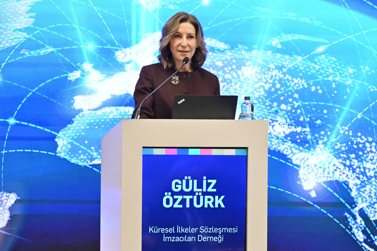 G&uuml;liz &Ouml;zt&uuml;rk