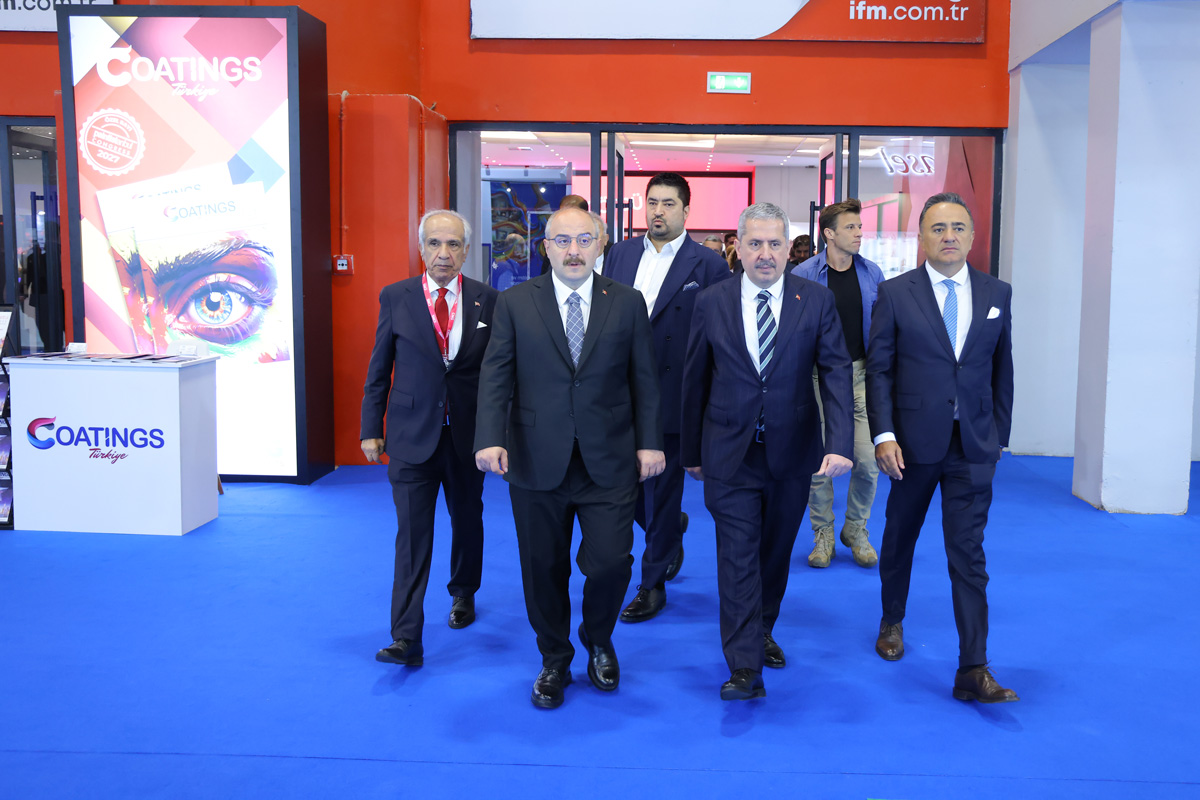 28&rsquo;inci D&ouml;nem Ak Parti Bursa Milletvekili Mustafa Varank ve T.C. Ticaret Bakan Yardımcısı Mahmut G&uuml;rcan da a&ccedil;ılışta yer aldı. 