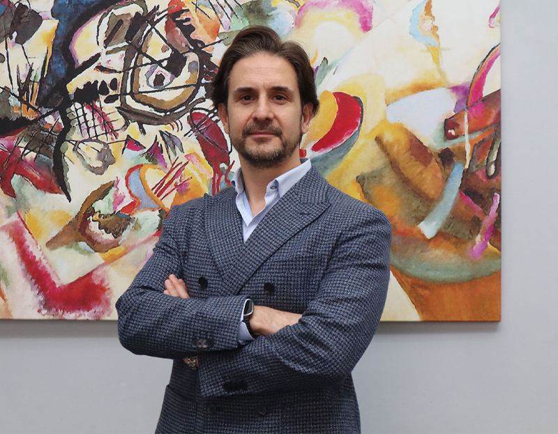 Akiş Boya'dan Melih İyig&uuml;ll&uuml; 